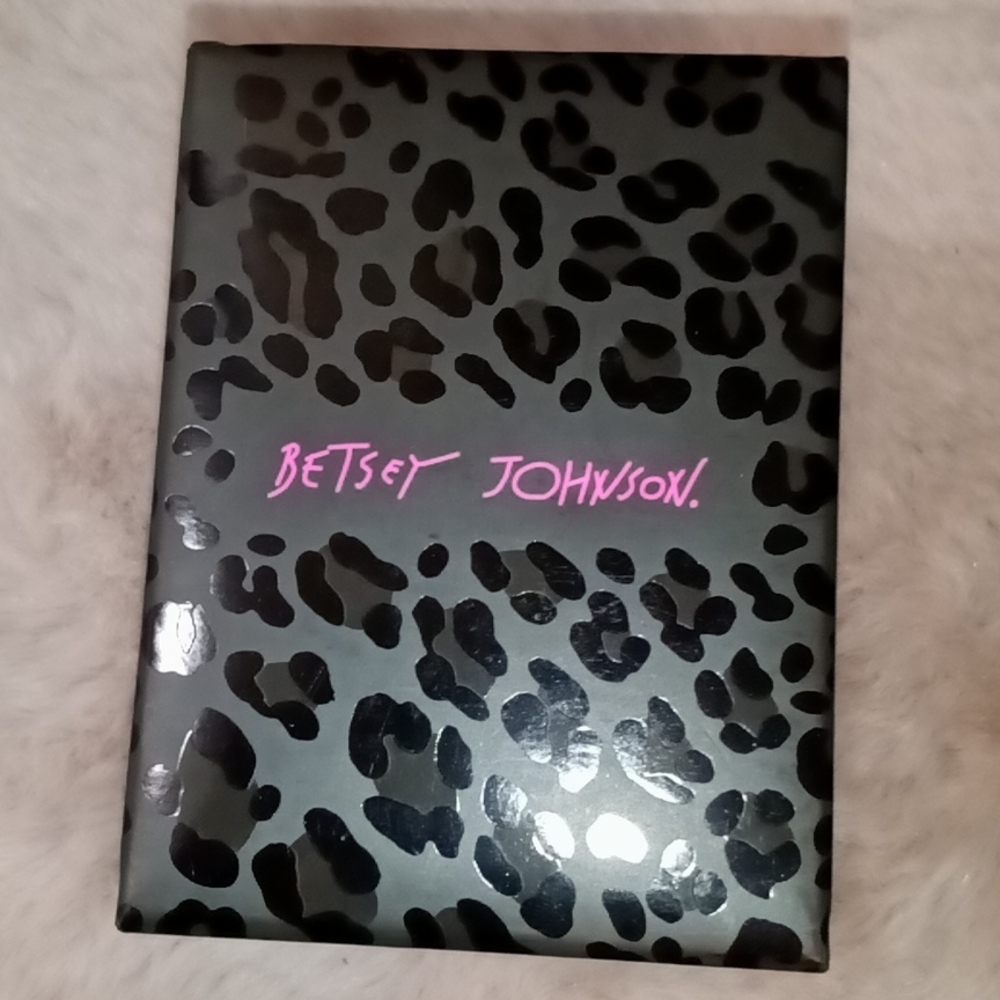 Betsey Johnson watch - Picture 4 of 6